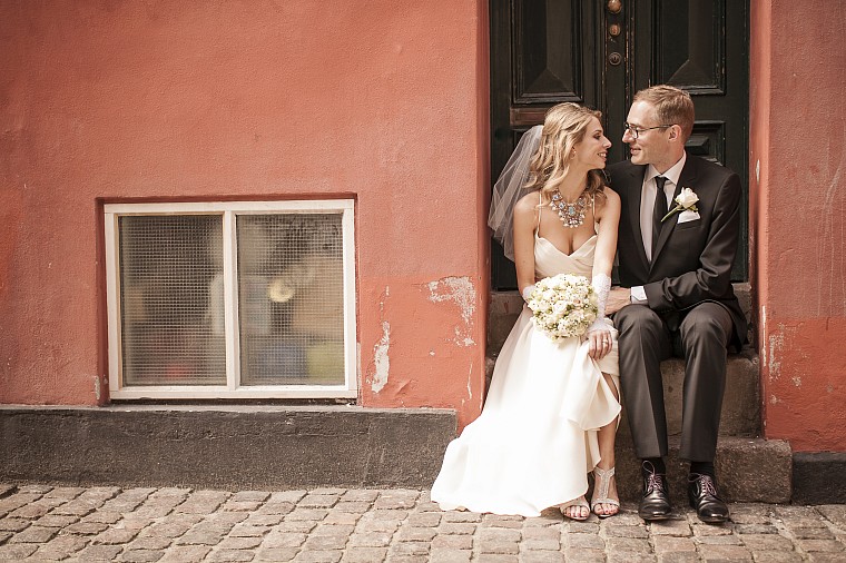 Camryn og Martin blev viet i den Katolske Domkirke i København ved et internationalt bryllup med elementer fra både Danmark og USA, hvor Camryn kommer fra. Fotoshoot i Københavns gader.